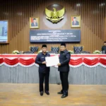 DPRD Kota Bandung sahkan Raperda tentang Pajak Daerah dan Retribusi Daerah menjadi Perda.