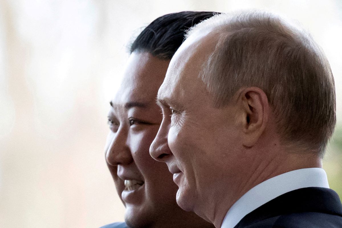 Pemerintah Rusia telah mengonfirmasi kunjungan Pemimpin Tertinggi Korea Utara, Kim Jong Un, ke negara tersebut dalam waktu dekat untuk bertemu dengan Presiden Vladimir Putin.
