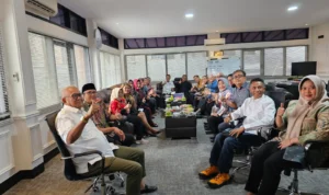 Para pengurus Asosiasi Badan Penyelenggara Perguruan Tinggi Swasta Indonesia (ABP PTSI) Jabar saat melaksanakan pra Rakerwil di Kampus Universitas Islam Nusantara (Uninus) Bandung, Rabu 20 September 2023.