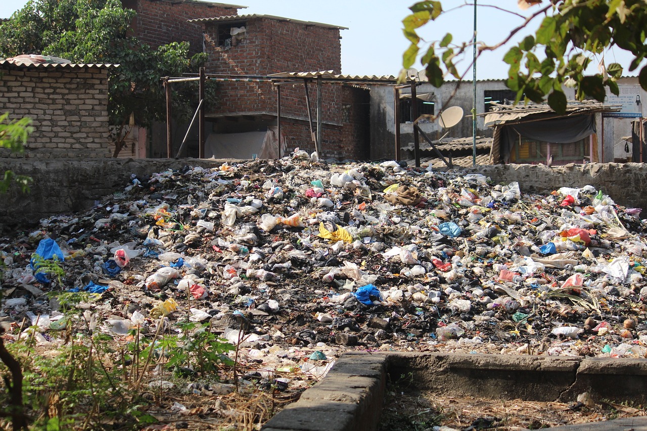 Ilustrasi: Penumpukan sampah di Kota Bandung