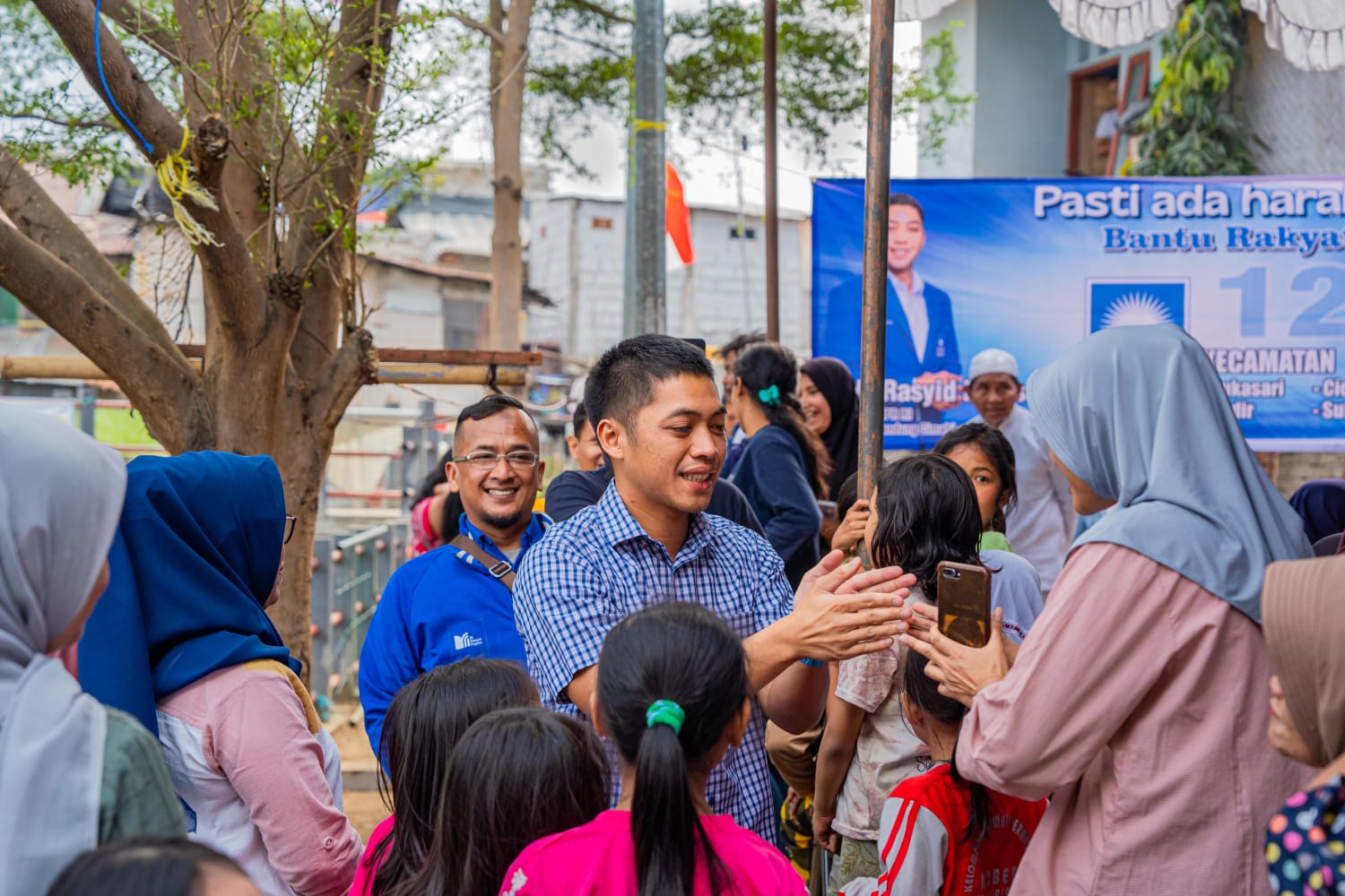Caleg DPR RI Dapil Jabar 1 dari PAN Rasyid Rajasa saat menjadi narasumber pada acara talk show kewirausahaan di Miko Mall, Kopo, Bandung (27/9/2023).