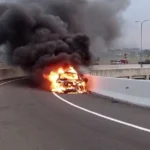 Akibat Konsleting Listrik, Satu Unit Mobil Mercy Terbakar Habis Di Tol Cileunyi. Foto Tangkapan Layar