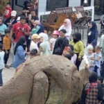 Wahana Terbaru Papa Dino, Keseruan Rainbow Slide di Tengah Kota Bandung