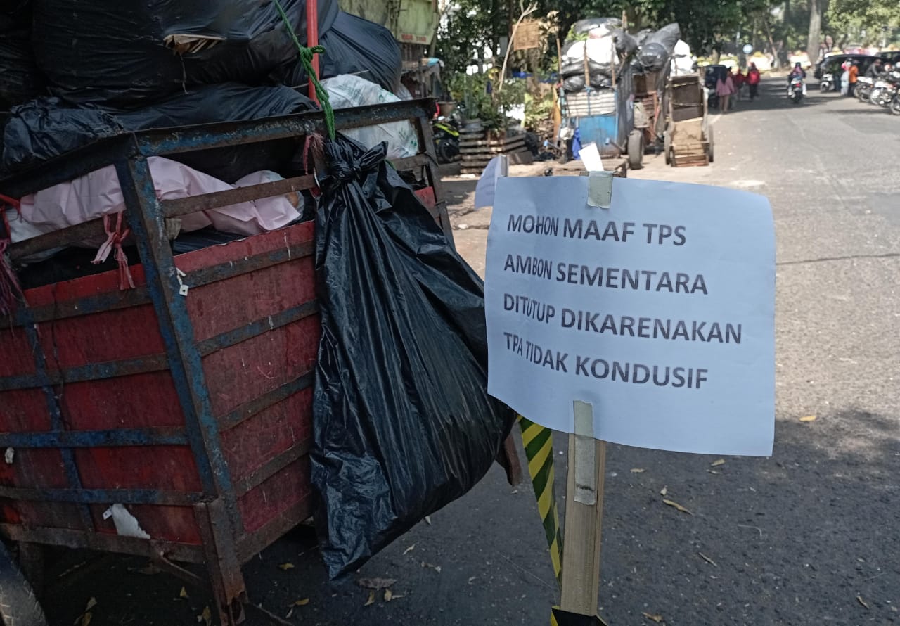 Ist. Sampah di Bandung Raya Semakin Menumpuk Pasca Kebakaran di TPAS Sarimukti. Jabar Ekspres/ Sandi Nugraha.