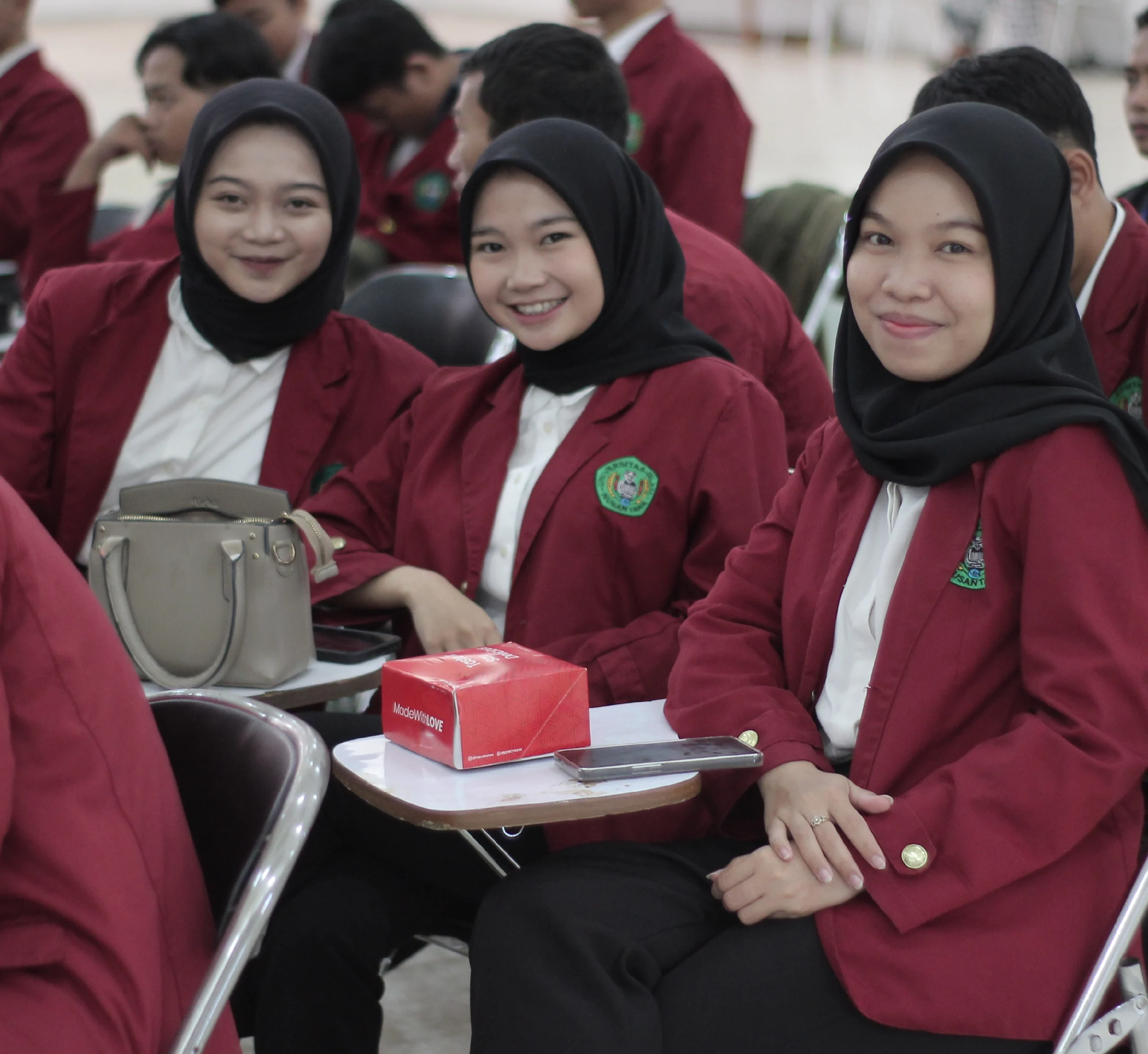 Mahasiswa kampus swasta Uninus Bandung saat melaksanakan kegiatan di Aula Kampus Uninus, Jumat 22 September 2023.