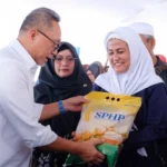 Mendag Zulkifli Hasan bersama Bapanas dan Bulog menyalurkan beras melalui program Bantuan Pangan dan Gerakan  Pangan  Murah (GPM). 