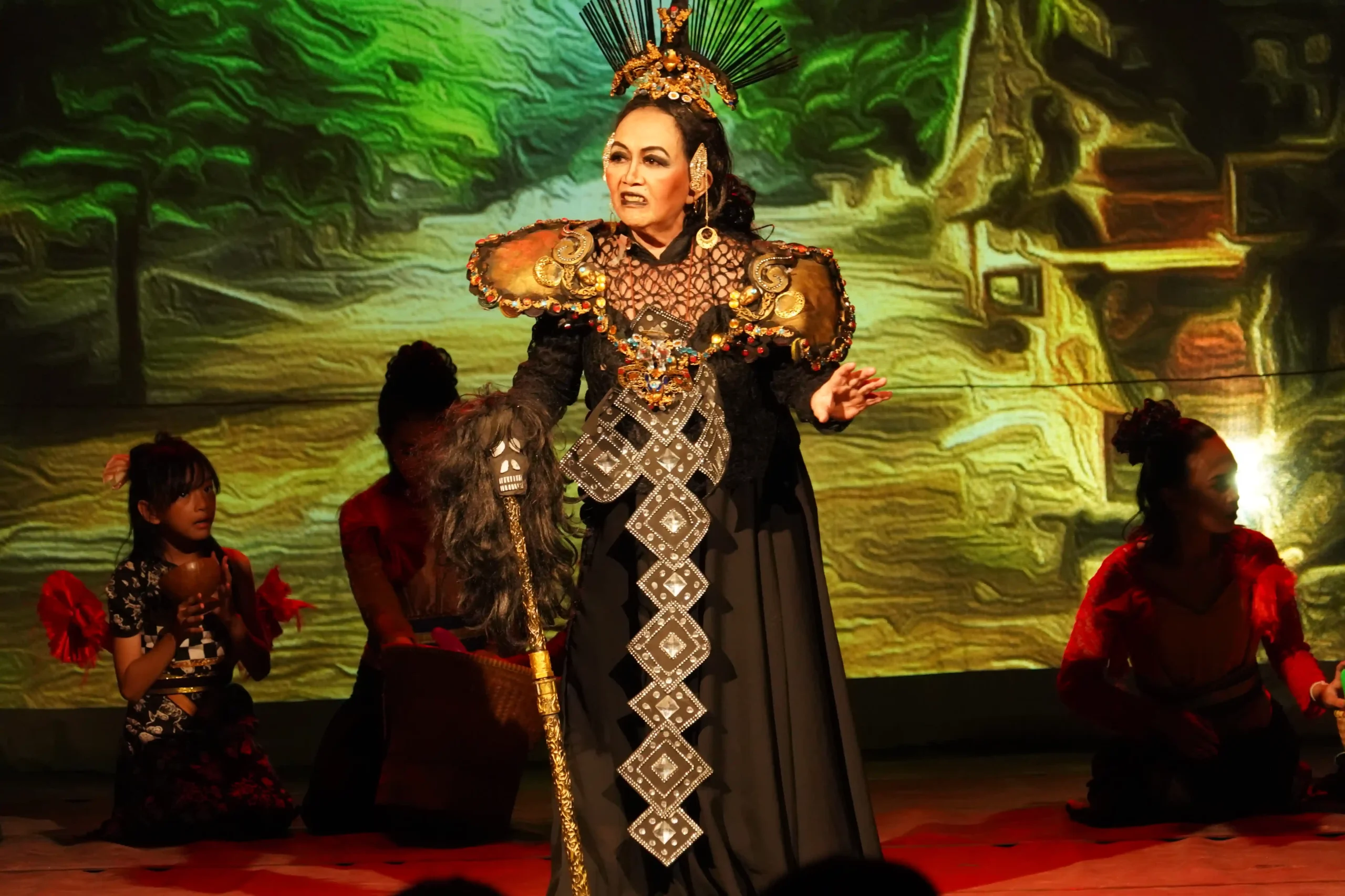 Teater Keliling Pentaskan Calon Arang, Cerita Rakyat Bali dalam Bentuk Musik di 5 Kota
