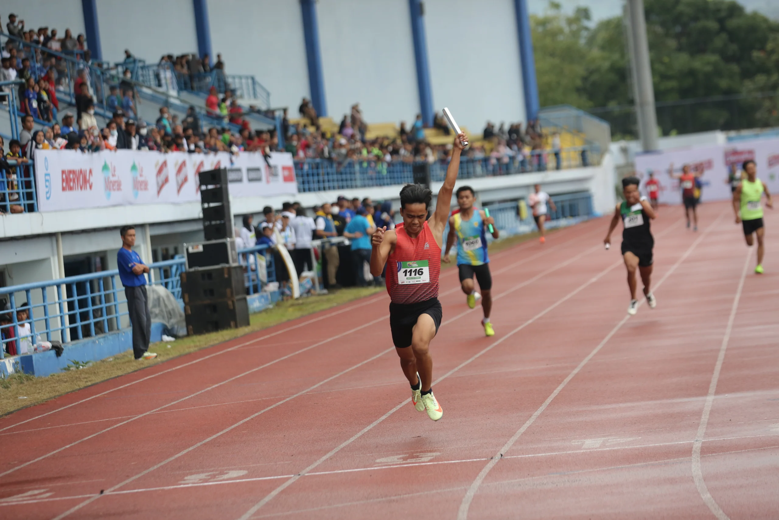 Keseruan perlombaan estafet 4x100 meter putra dalam Energen Champion SAC Indonesia 2022 West Java Qualifiers, pada 21 November 2022. Dok. Istimewa.