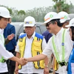 Presiden Jokowi melakukan kunjungan ke IKN dan memastikan bahwa pembangunan Istana Presiden sesuai target. ANTARA/HO-Biro Pers Sekretariat Presiden.