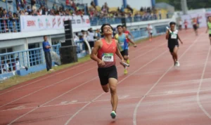 Keseruan estafet 4x100 meter dalam Energen Champion SAC Indonesia 2022 West Java Qualifiers