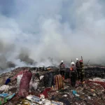 Sempat Dilaporkan Padam, Api Kembali Muncul di Zona 1 TPA Sarimukti. Jumat (1/9). Foto Jabarekspres