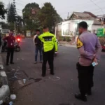 Pihak kepolisian meninjau lokasi laka lantas di Cimanggah, Kota Sukabumi.