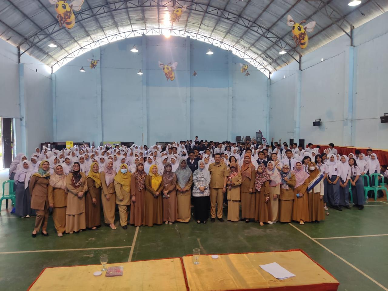 Bawaslu kota Sukabumi saat melakukan sosialisasi tentang Pemilu di SMA Negeri 1 kota Sukabumi.