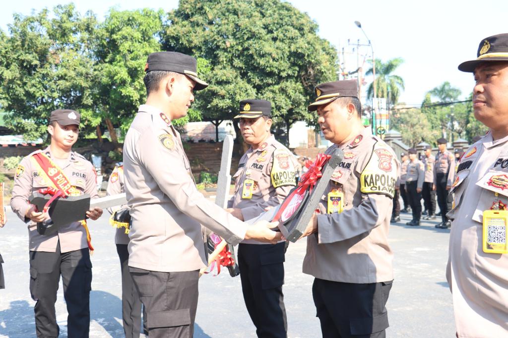 Kapolres Bogor Berikan 16 Kendaraan Dinas Untuk Polsek