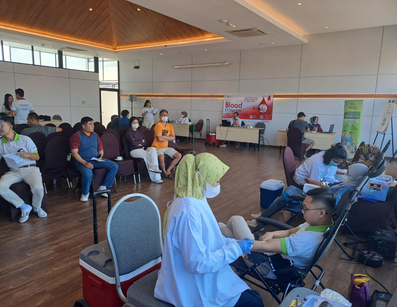 Meriahkan Bulan PMI 2023, Zest Sukajadi Bandung Bekerja Sama dengan PMI Kota Bandung Gelar Donor Darah