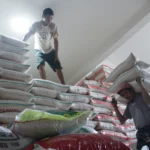 Ist. Siapkan 21 ribu ton beras, bulog Bandung akan salurkan bantuan selama 3 bulan kedepan kepada masyarakat. Foto. Pandu Muslim Jabar Ekspres.
