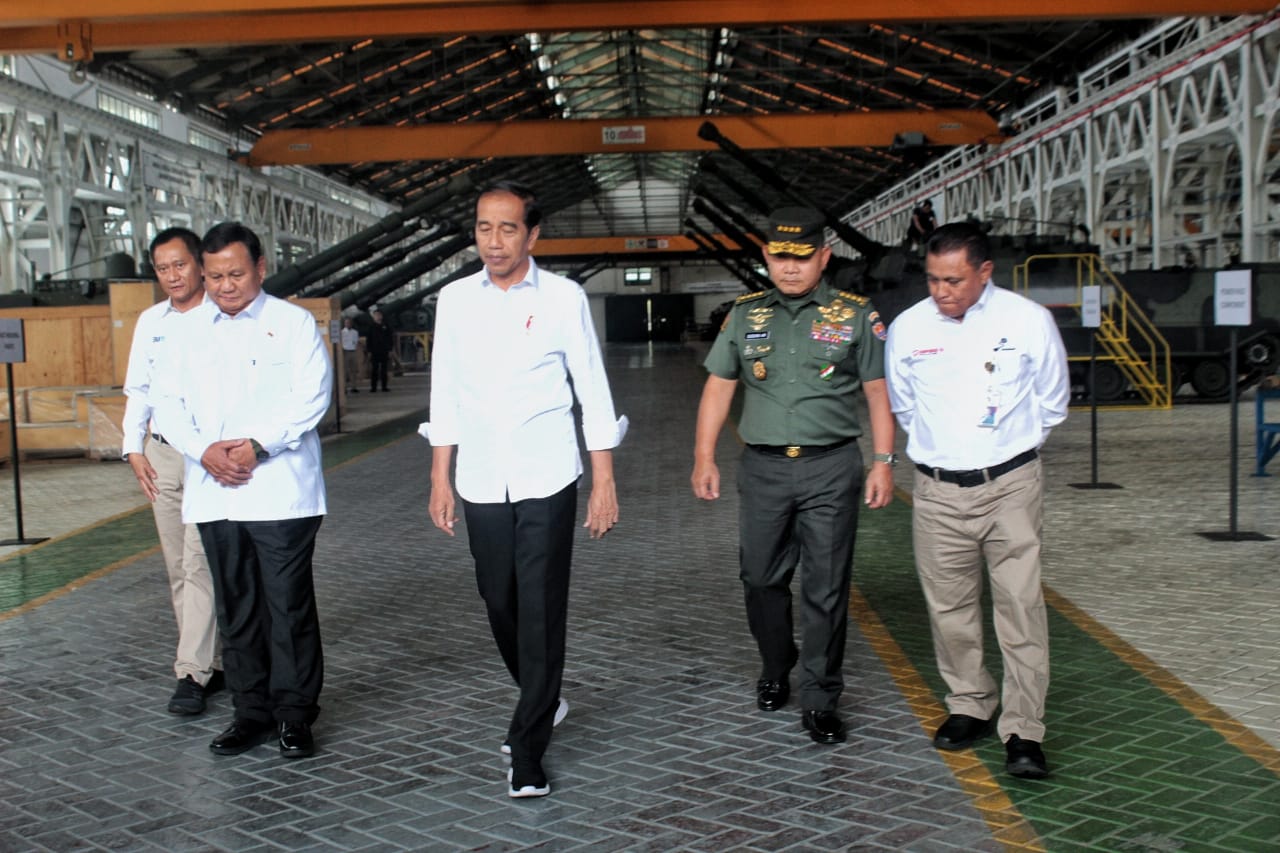Presiden Jokowi Beberkan Capaian PT Pindad / Sandi Jabar Ekspres