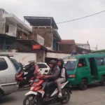 Kemacetan di ruas Jalan Raya Cileunyi dekat Exit Tol Cileunyi, Kabupaten Bandung. (Yanuar/Jabar Ekspres)