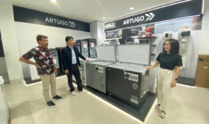 Seri baru Chest Freezer dari ARTUGO diperkenalkan di S.I.P Electronic Kota Cirebon (23/9).