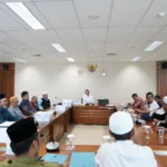 Wakil Ketua III DPRD Kota Bogor, M. Rusli Prihatevy saat memimpin audiensi bersama tim Bogor Dayeuh Ulama. (Yudha Prananda / Jabar Ekspres)
