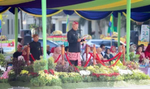 Penjabat (Pj) Wali Kota Bandung, Bambang Tirtoyuliono saat memberi sambutan pada Hari Jadi Kota Bandung (HJKB) ke-213, di Balaikota Bandung, Kota Bandung. (Diskominfo Bandung)