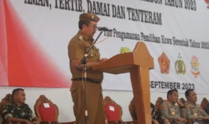 Bupati Cirebon Imron saat kegiatan deklarasi pilwu damai. (Dok Diskominfo Kab Cirebon)