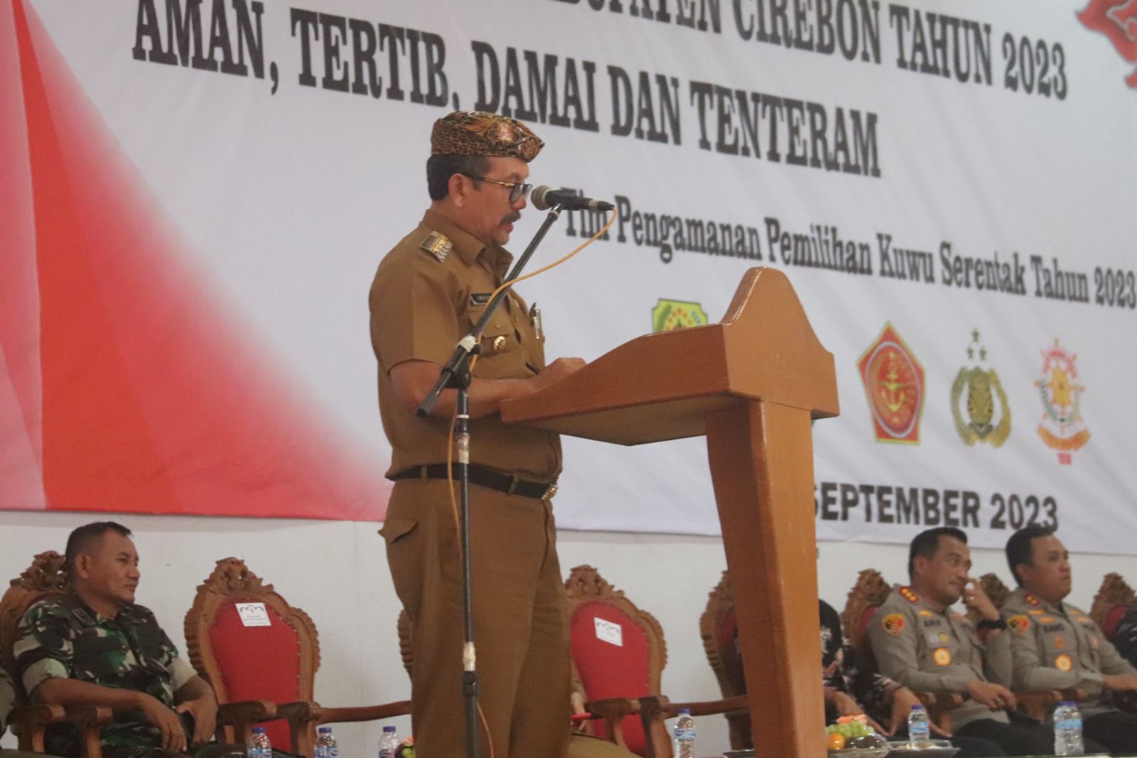 Bupati Cirebon Imron saat kegiatan deklarasi pilwu damai. (Dok Diskominfo Kab Cirebon)