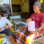 Satu Keluarga Terdampak Asap Tebal Kebakaran TPA Kopiluhur Cirebon, Warga: Mau Ngadu, Ngadu Kemana?