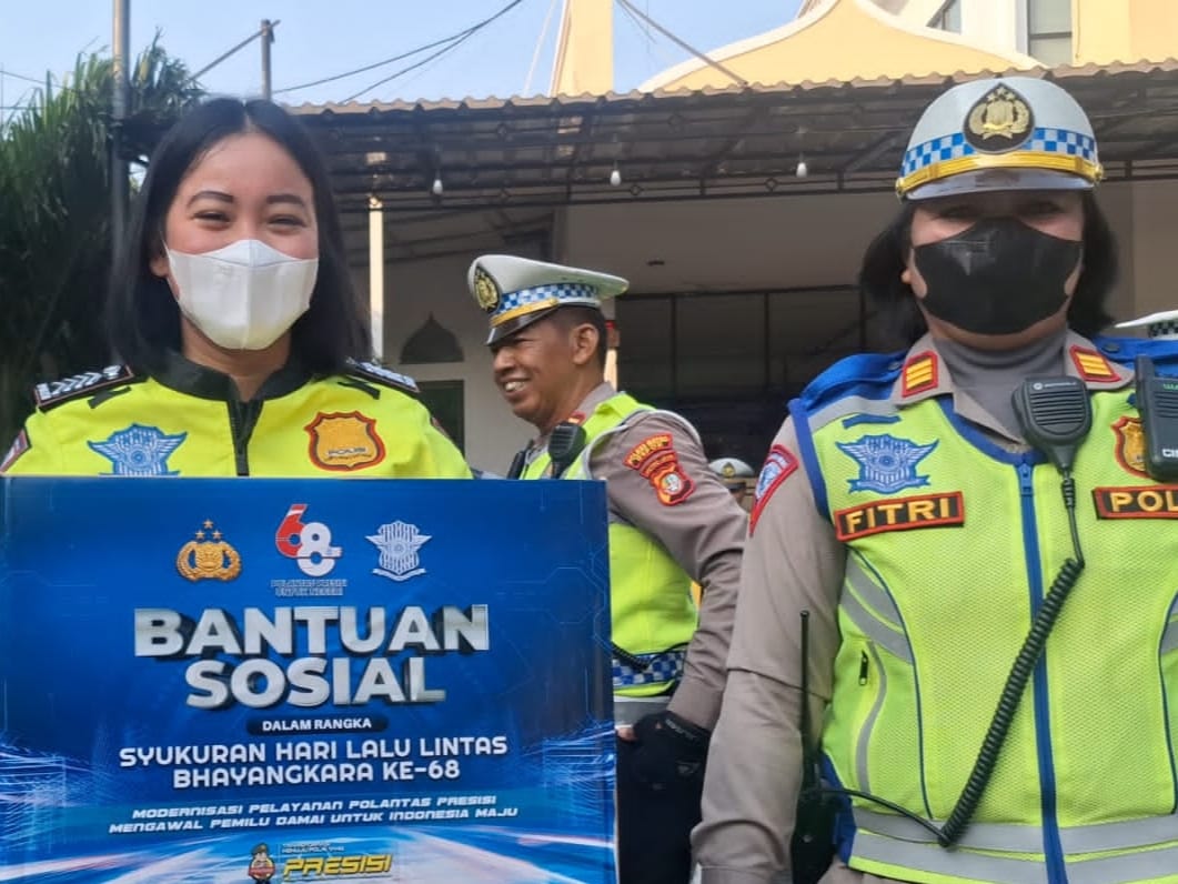 HUT Lantas, Polisi Bebersih Tempat Ibadah!