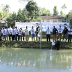 Sukarelawan Ganjar Pranowo yang tergabung dalam GMP melakukan sosialisasi dengan mendatangi warga di Kampung Wangunwati, Desa Sukawangun, Kecamatan Karangnunggal, Kabupaten Tasikmalaya, Jawa Barat.