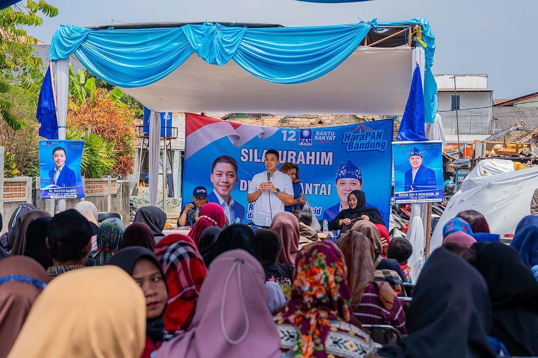 Calon legislatif (caleg) DPR RI dari Partai Amanat Nasional (PAN), M Rasyid Rajasa saat bersilaturahmi dengan warga Kota Bandung, di Citarum, Selasa (18/9/2023).