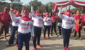 Barisan relawan yang tergabung dalam Sobat Onsu for Ganjar Presiden mengadakan dance competition bertajuk Jarji Jarbeh untuk mengenalkan sosok Ganjar Pranowo sebagai bakal calon presiden 2024.