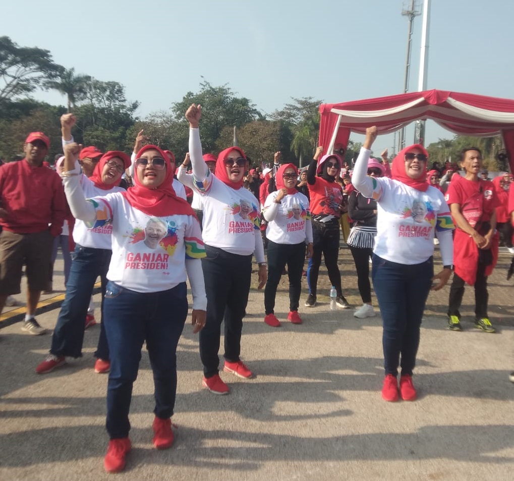 Barisan relawan yang tergabung dalam Sobat Onsu for Ganjar Presiden mengadakan dance competition bertajuk Jarji Jarbeh untuk mengenalkan sosok Ganjar Pranowo sebagai bakal calon presiden 2024.