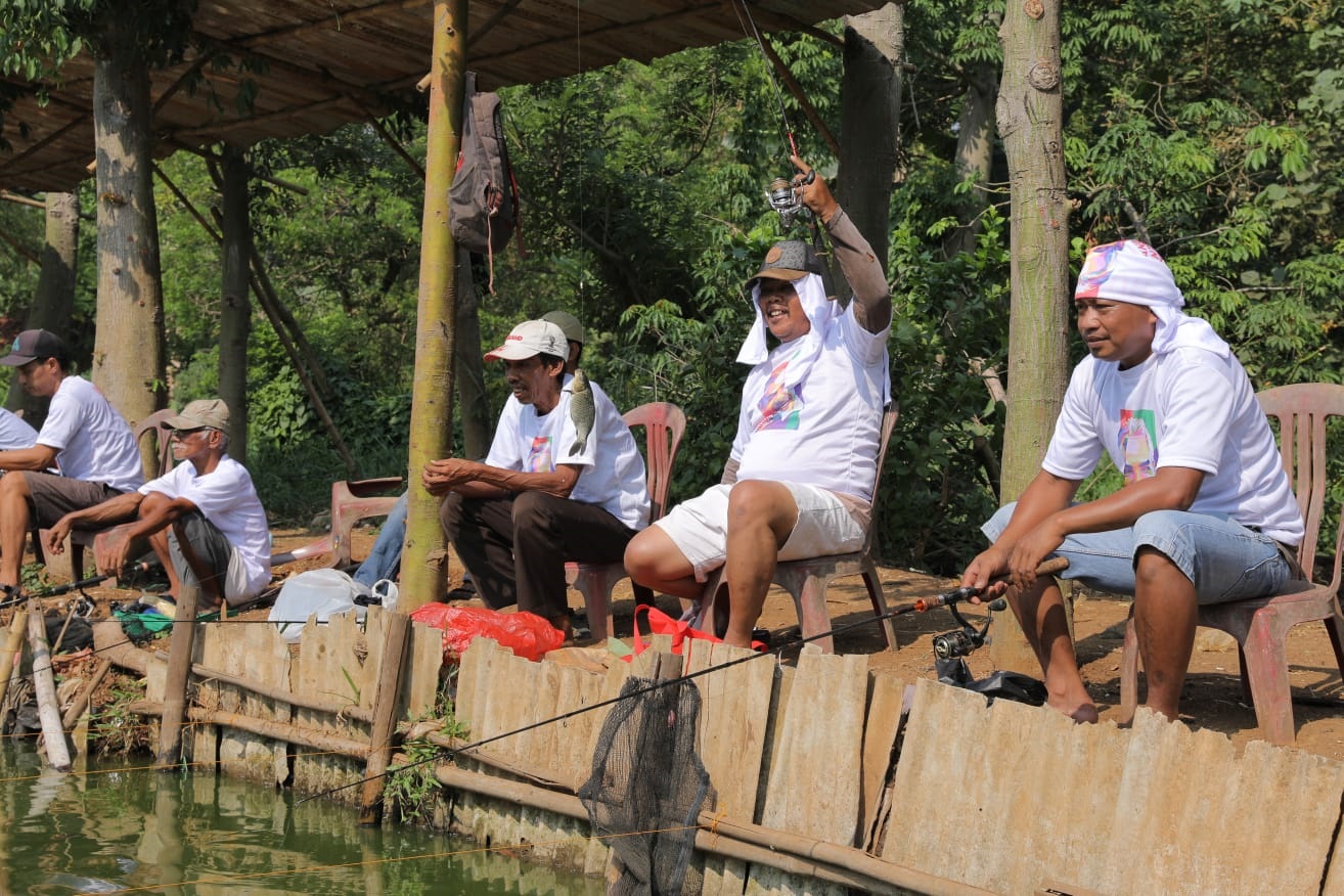 Ganjar Sejati menggaet suara masyarakat Depok lewat kegiatan Gebyar Mancing Mania tepatnya di Gang Bakti, Kelurahan Pancoranmas, Kecamatan Pancoranmas.