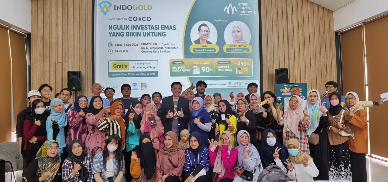 IndoGold berkolaborasi dengan EmasKita menyelenggarakan roadshow di Kota Bandung guna memberikan edukasi tentang pengelolaan keuangan dan investasi emas kepada masyarakat, Sabtu 9 September 2023.