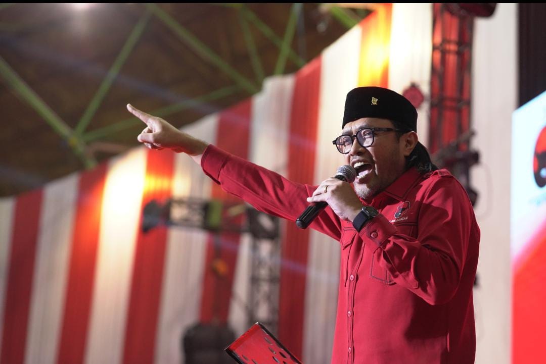 Ketua PDI Perjuangan Jabar Ono Surono menegaskan pihaknya tidak tahu menahu, tentang Persib Legend for Ganjar Pranowo.
