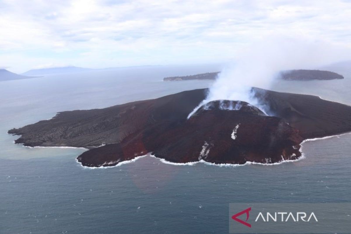 Pada hari Minggu, 10 September 2023, Gunung Anak Krakatau yang terletak di perairan Selat Sunda, Kabupaten Lampung Selatan, Provinsi Lampung, kembali menghebohkan dengan erupsi dramatis.