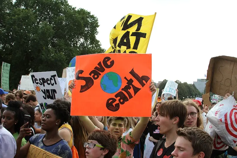 Ribuan Aktivis Iklim Geruduk New York untuk Mendesak Pemberhentian Penggunaan Bahan Bakar Fosil
