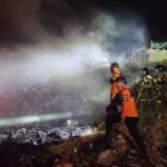 Kebakaran TPA Kopi Luhur Kota Cirebon, Warga Mengungsi karena Asap Tebal
