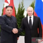 Kim Jong-un Sampaikan Undangan bagi Vladimir Putin untuk Mengunjungi Korea Utara