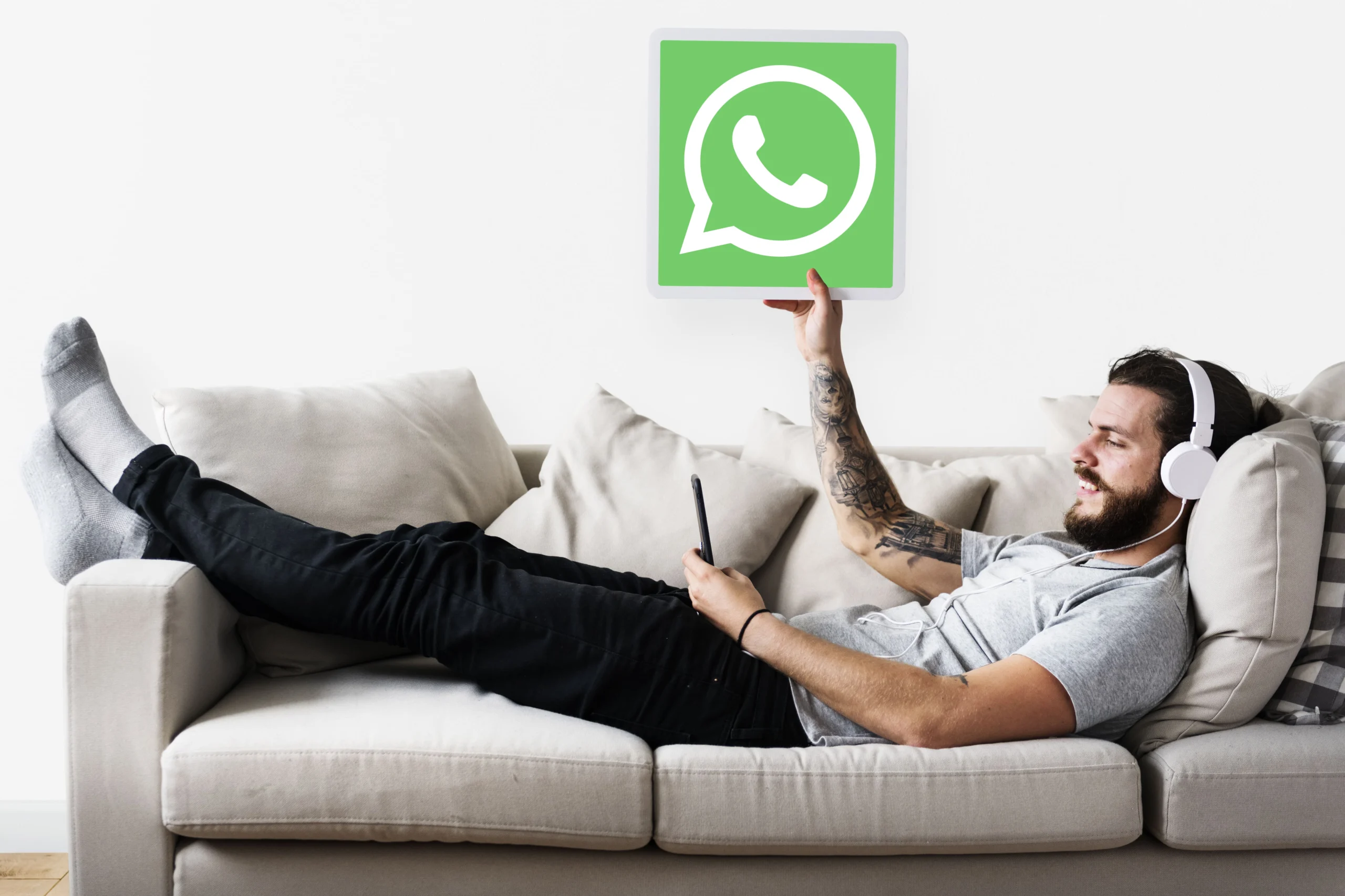 Suka Kepoin Status Orang di WhatsApp? Biar Gak Ketaun Pakai Fitur Terbaru Ini!