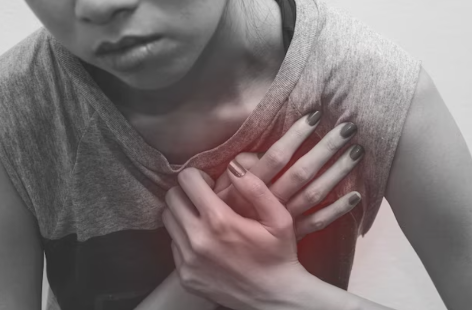 Apakah Nyeri Dada Selalu Tanda Sakit Jantung? Berikut Penjelasannya