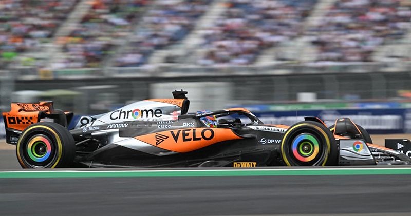 Piastri Extends Contract with McLaren until 2026
