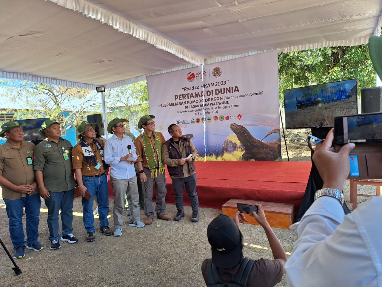 Enam Ekor Komodo Hasil Breeding Taman Safari Indonesia, PT Smelting dan KLHK RI Akhirnya Dilepasliarkan ke Cagar Alam Wae Wuul NTT