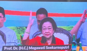 Megawati Umumkan Mahfud MD Resmi Jadi Cawapres Ganjar