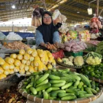 Harga sayuran di Pasar Soreang Kabupaten Bandung alami kenaikan sigifikan akibat faktor cuaca dan kemarau panjang. Agi/Jabar Ekspres.