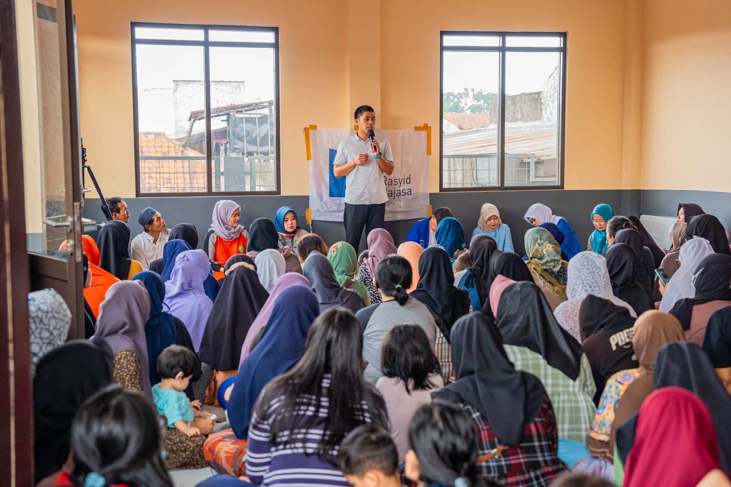 Caleg DPR RI Dapil Jawa Barat I dari Partai Amanat Nasional Rasyid Rajasa mendorong pelaku UMKM Kota Bandung dan Cimahi naik kelas.