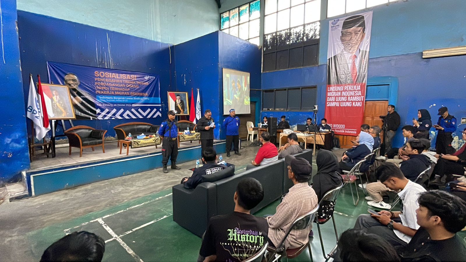 BP2MI Lakukan Sosialisasi Pencegahan Tindak Pidana Perdagangan Orang (TPPO) terhadap pekerja migran di Baleendah Kabupaten Bandung. Foto Agi Jabar Ekspres