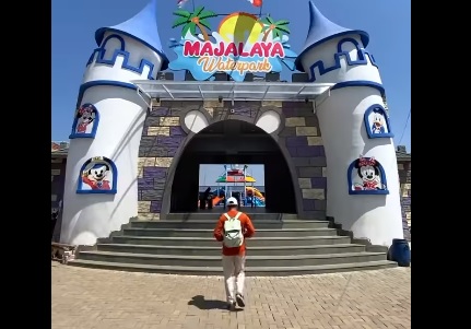 Pintu gerbang masuk Majalaya Waterpark yang sedang memberikan promo diskon hingga 20 persen. (instagram @Majalaya Waterpark)