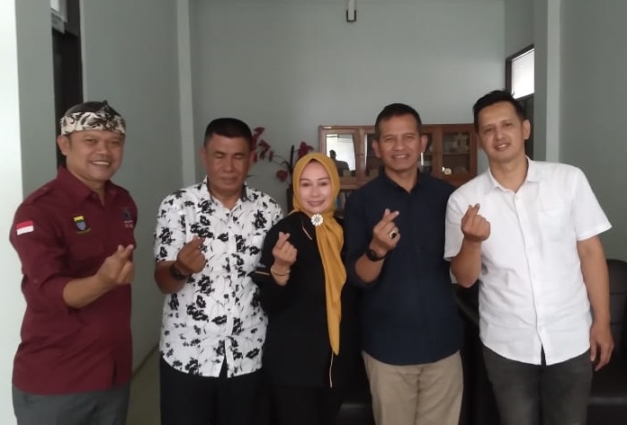 Kadin Kota Bandung Iwa Gartiwa mengatakan, sejauh ini turut memberikan edukasi dan sosialiasi kepada pelaku usaha dalam peengelolaan sampah